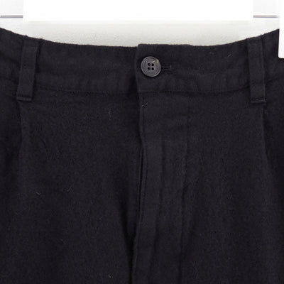 【COMME des GARCONS HOMME】<br>ウールサージ製品縮絨パンツ <br>HP-P105-051