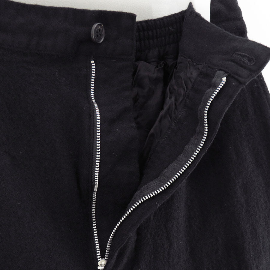 【COMME des GARCONS HOMME】<br>ウールサージ製品縮絨パンツ <br>HP-P105-051