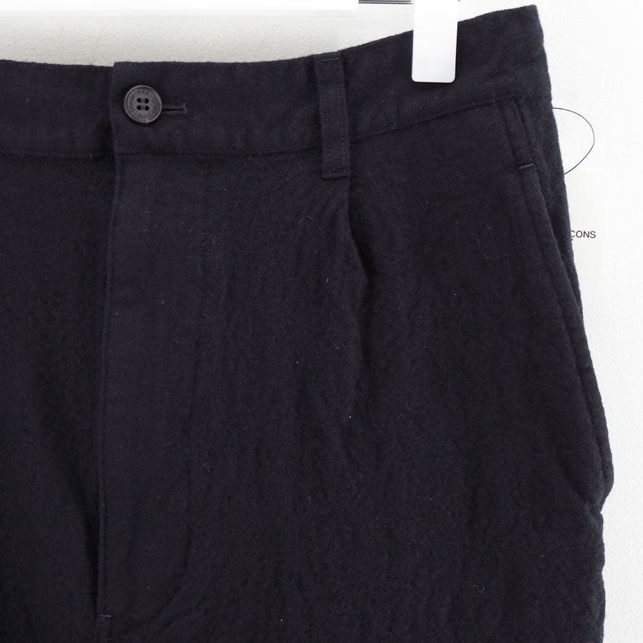 【COMME des GARCONS HOMME】<br>ウールサージ製品縮絨パンツ <br>HP-P105-051