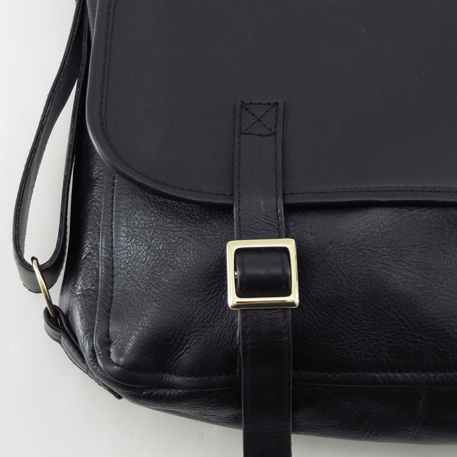 【CCU/シーシーユー】<br>FLAP SHOULDER BAG M <br>BG-30-C-COW.AN-4