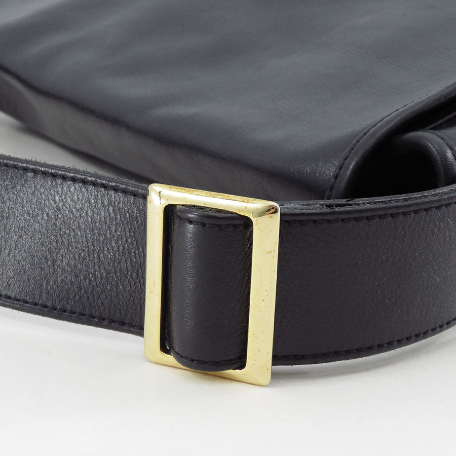 【CCU/シーシーユー】<br>FLAP SHOULDER BAG M <br>BG-30-C-COW.AN-4