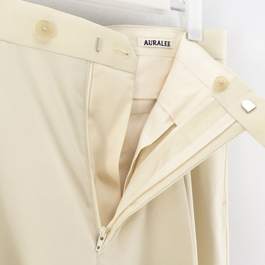 AURALEE/オーラリー】SUPER FINE TROPICAL WOOL TWO-TUCK SLACKS