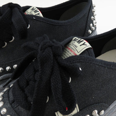 【Maison MIHARA YASUHIRO】<br>"BAKER"OG Sole Studded Canvas Low-Top Sneaker (BLACK×BLACK) <br>A13FW736