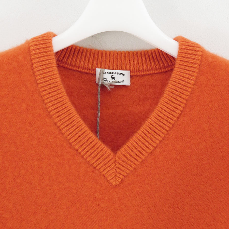 【MAATEE&SONS/マーティーアンドサンズ】<br>CASHEMERE 圧縮 V SWEATER <br>MT5303-0109