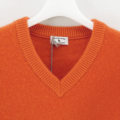 【MAATEE&SONS/マーティーアンドサンズ】<br>CASHEMERE 圧縮 V SWEATER <br>MT5303-0109