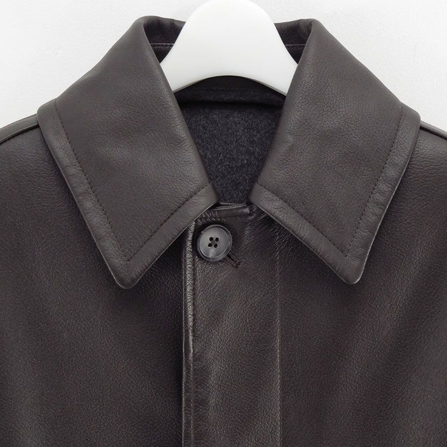 【MAATEE&SONS/マーティーアンドサンズ】<br>LEATHER HALF COAT 裏カシミア <br>MT5303-0703