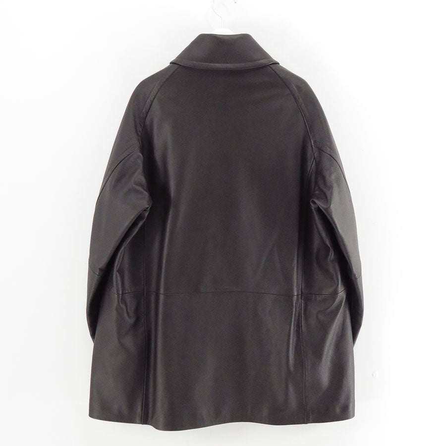 【MAATEE&SONS/マーティーアンドサンズ】<br>LEATHER HALF COAT 裏カシミア <br>MT5303-0703
