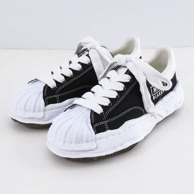 【Maison MIHARA YASUHIRO】<br> "BLAKEY" OG Sole Canvas Low-top Sneaker (BLACK)<br> A08FW735 