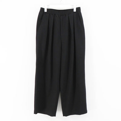 【Graphpaper/グラフペーパー】<br>Scale Off Gabardine Two Tuck Wide Trousers <br>GM241-40147