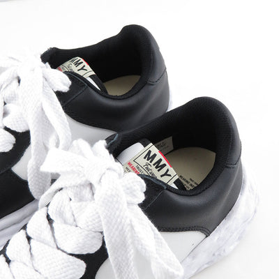 【Maison MIHARA YASUHIRO】 <br>"WAYNE" OG Sole Leather Low-top Sneaker (BLK/WHT) <br>A08FW706