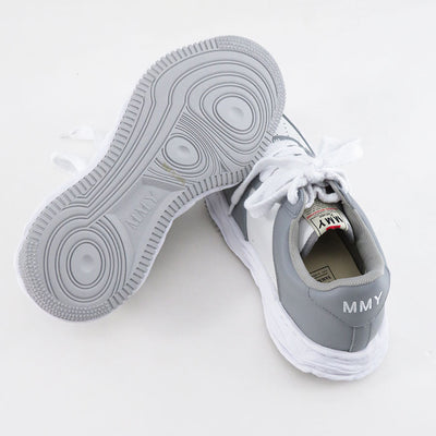 [Maison 三原康弘] <br>“WAYNE”OG 鞋底皮革低帮运动鞋（灰色/白色）<br> A08FW706 