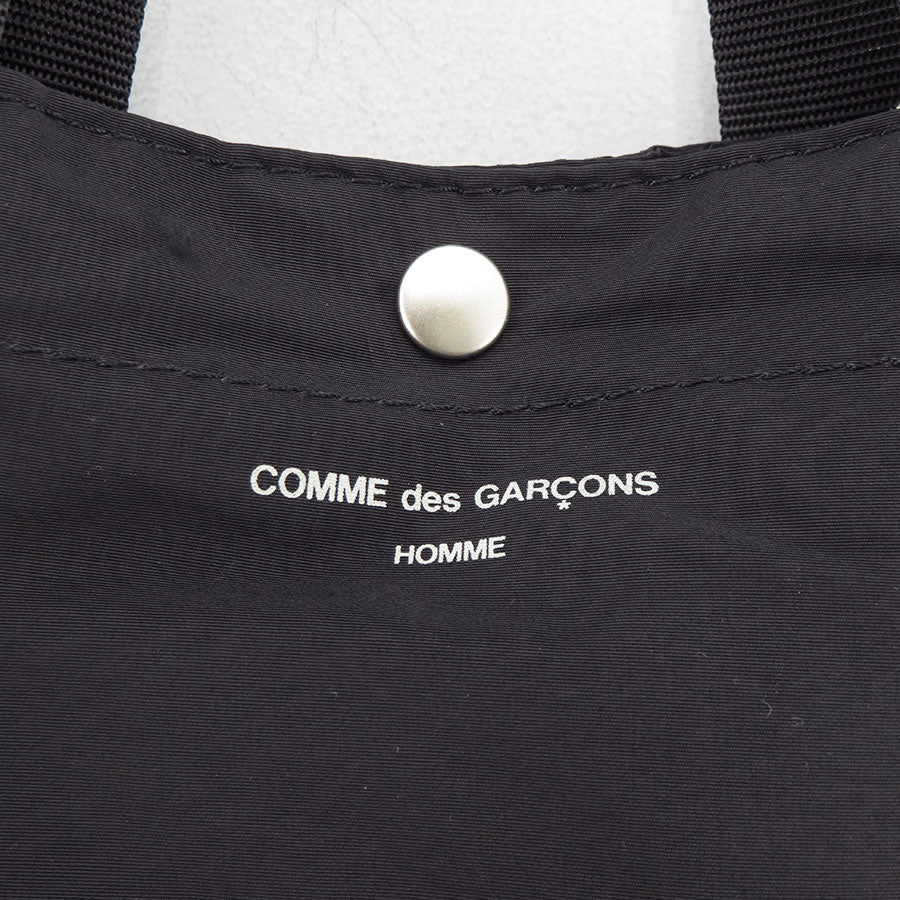 【COMME des GARCONS HOMME】<br>綿ナイロングログラントートバッグ <br>HN-K292-051