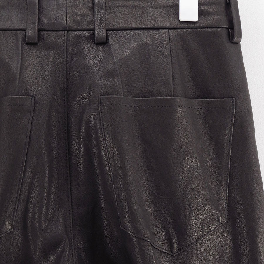 AURALEE/オーラリー】TEXTURED LAMB LEATHER PANTS A26SP02BLの通販