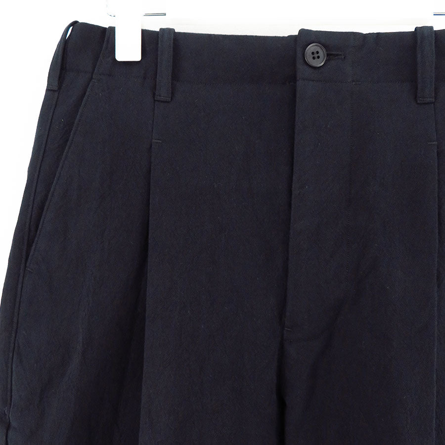 【山内/ヤマウチ】<br>コットンダブルクロス・ワンタックセミワイドパンツ <br>23261-co