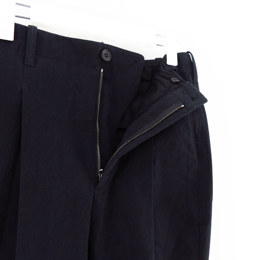 【山内/ヤマウチ】<br>コットンダブルクロス・ワンタックセミワイドパンツ <br>23261-co