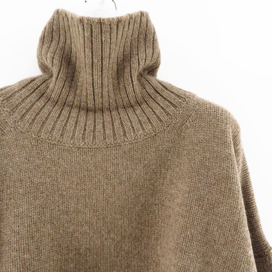 【SEEALL/シーオール】<br>OVERSIZED HIGHNECK SWEATER <br>SAU31KJ683