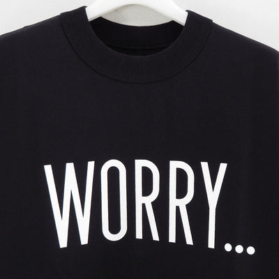 【Unlikely/アンライクリー】<br>Unlikely Authentic Graphic Tee "WORRY..." <br>U25F-04-0001