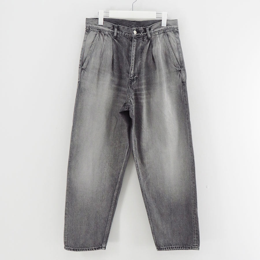 【Graphpaper/グラフペーパー】<br>Selvage Denim Two Tuck Tapered Pants <br>GU253-40060LB