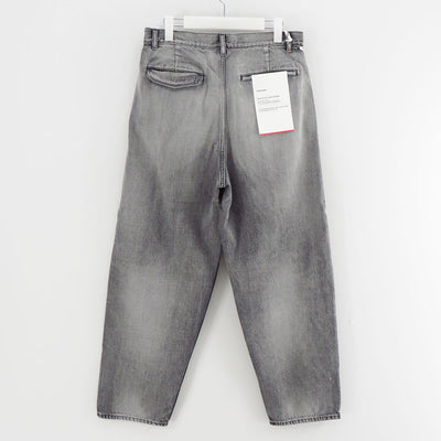 【Graphpaper/グラフペーパー】<br>Selvage Denim Two Tuck Tapered Pants <br>GU253-40060LB