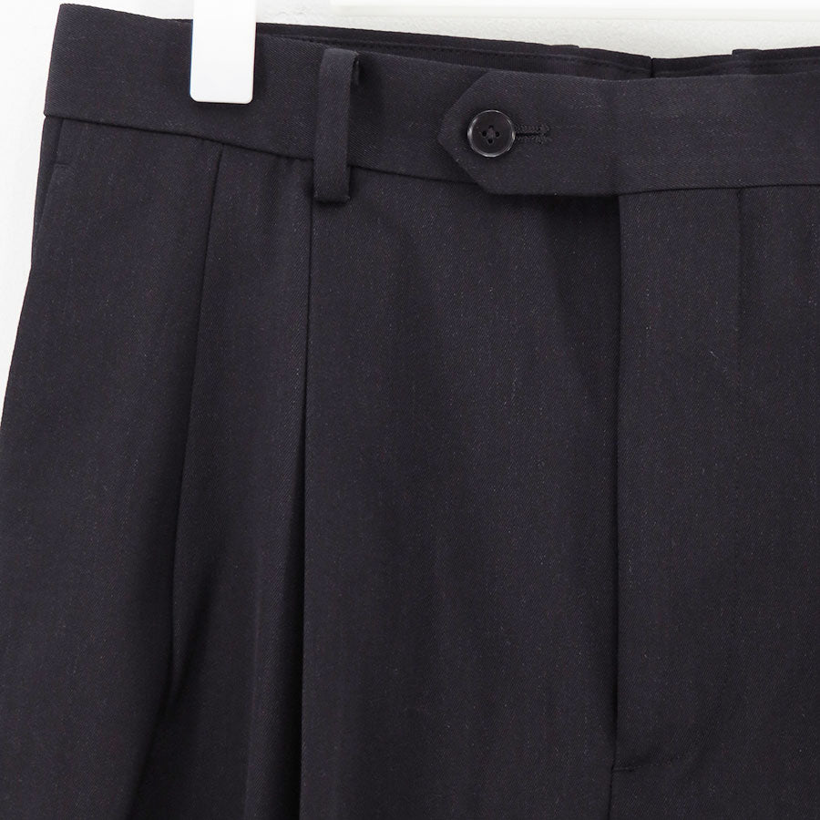 【AURALEE/オーラリー】<br>LIGHT WOOL MAX GABARDINE TWO-TUCK SLACKS <br>A25AP03MG