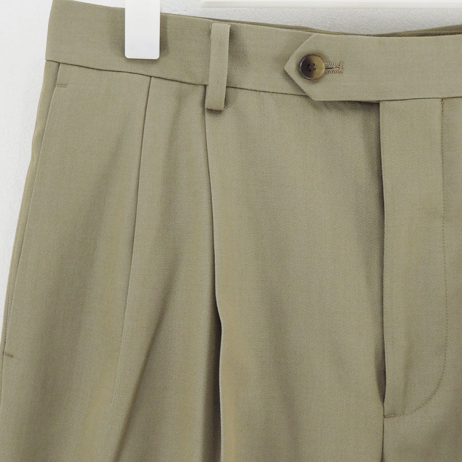 【AURALEE/オーラリー】<br>LIGHT WOOL MAX GABARDINE TWO-TUCK SLACKS <br>A25AP03MG