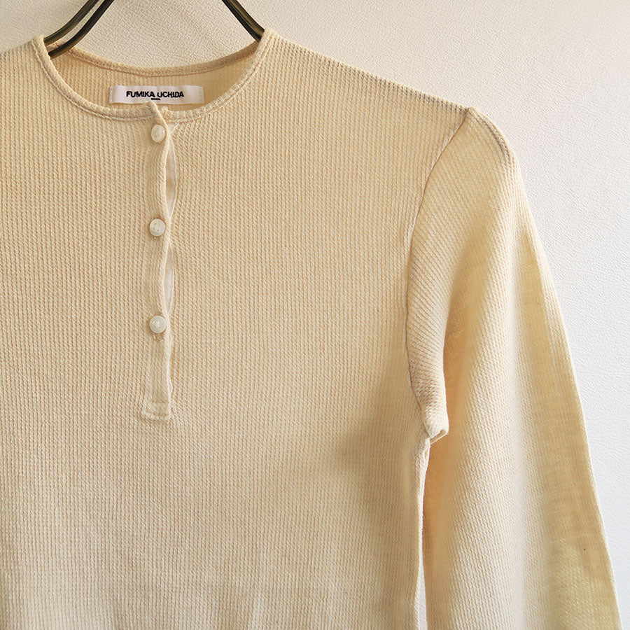 【FUMIKA UCHIDA/フミカウチダ】 <br>GAUZE WAFFLE HENLEY-NECK TOP <br>Usp-UW002