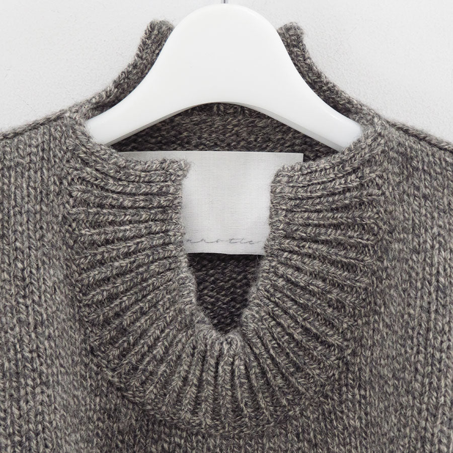 【nonnotte/ノノット】<br>Draping Extra Over C/N Pullover <br>N-25A-001