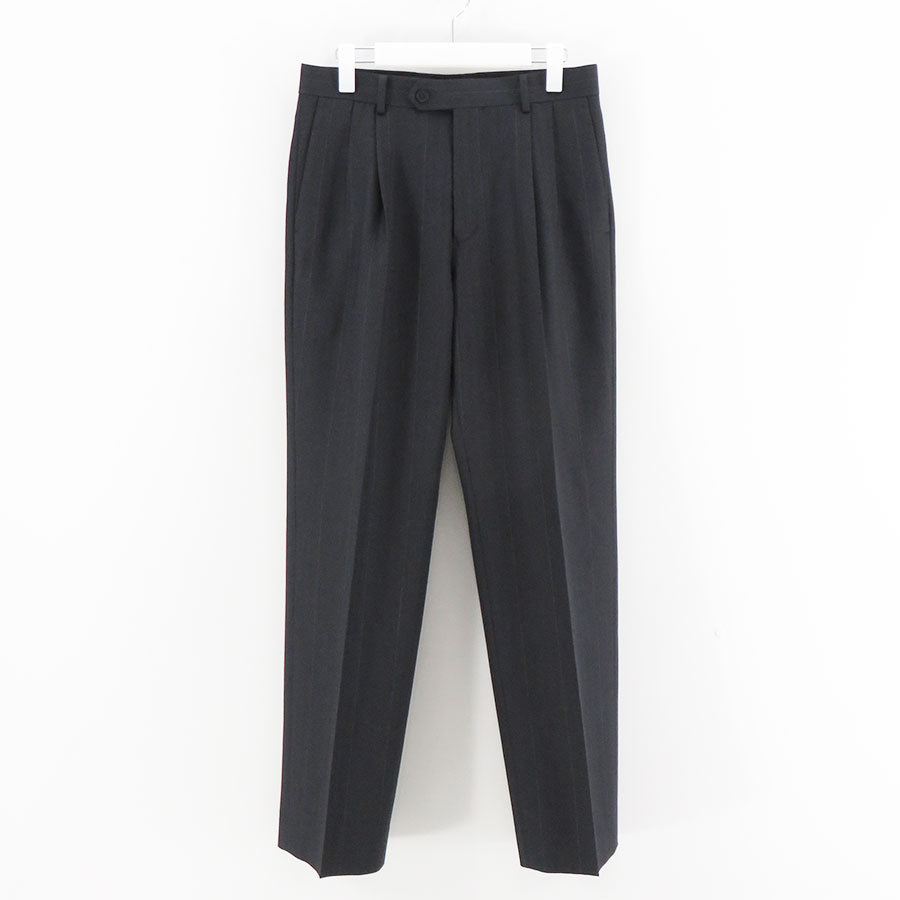 AURALEE/オーラリー】BLUEFACED WOOL TWO-TUCK SLACKS A26SP02BAの通販