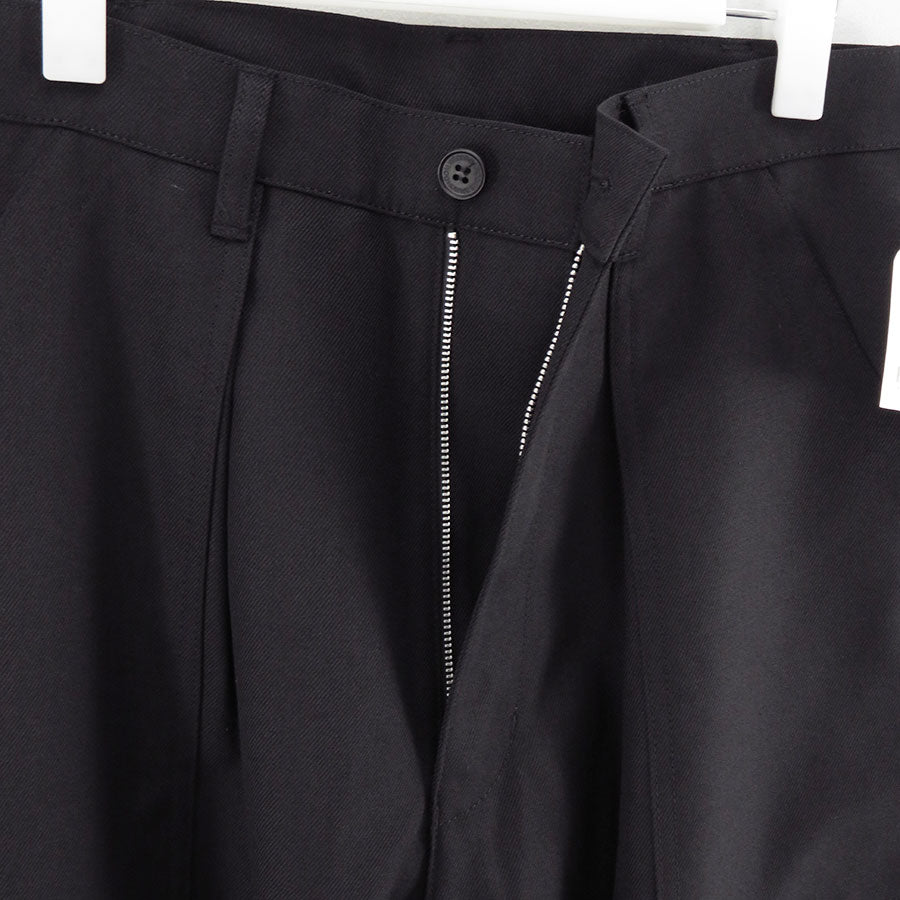【COMME des GARCONS HOMME】<br>ウールサージミリタリーパンツ <br>HP-P007-051