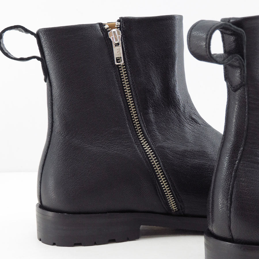 【SINE & COSINE/サインコサイン】<br>HANNES / CHELSEA BOOT VIBRAM TUSCANY <br>02.B.BUF.BLK