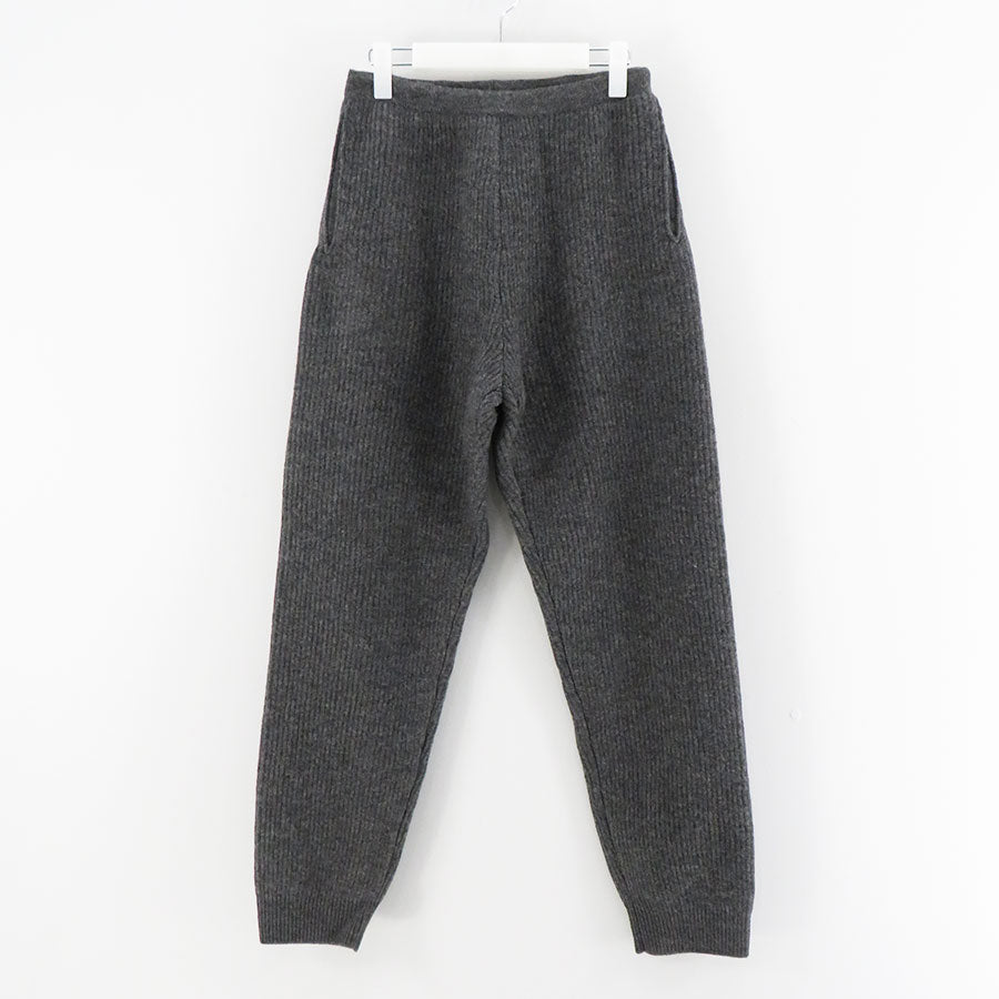 CHARCOAL GRAY