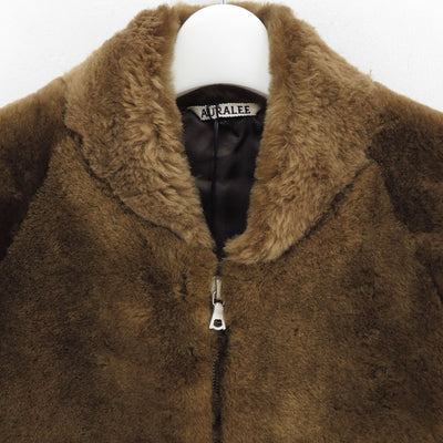 【9/5からポイント10%還元】<br>【AURALEE/オーラリー】<br>STRAIGHT MERINO MOUTON FUR ZIP BLOUSON <br>A25AB01MM