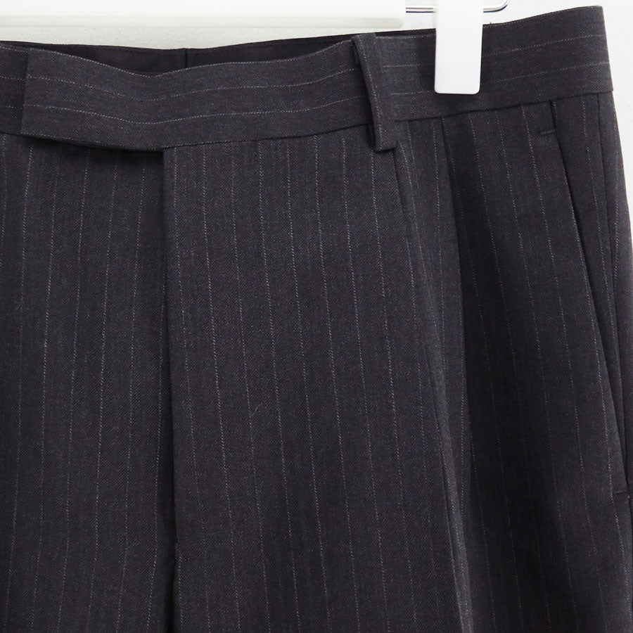 【9/5からポイント10%還元】<br>【AURALEE/オーラリー】<br>BLUEFACED WOOL TWO-TUCK SLACKS <br>A25AP02BS