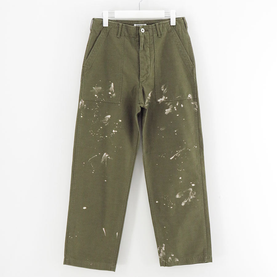 【9/5からポイント10%還元】<br>【AURALEE/オーラリー】<br>WASHED BAGGY SATIN BLEACHED BAKER PANTS <br>A25AP01BP