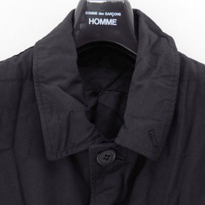 【COMME des GARCONS HOMME】<br>エステルツイル製品染ステンカラーコート <br>HP-C002-051