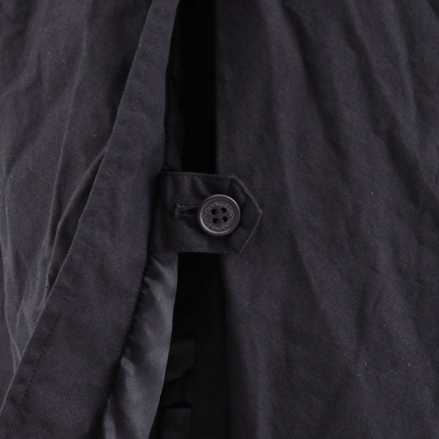 【COMME des GARCONS HOMME】<br>エステルツイル製品染ステンカラーコート <br>HP-C002-051