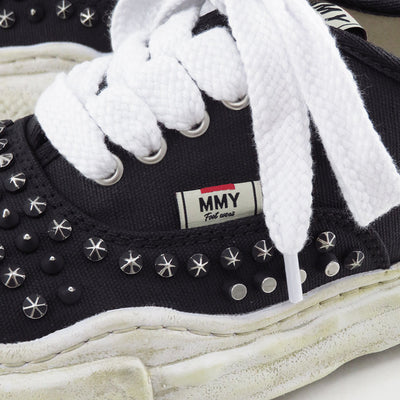 【Maison MIHARA YASUHIRO】<br>"BAKER" OG Sole Studded Canvas Low-top Sneaker (BLACK) <br>A01FW702