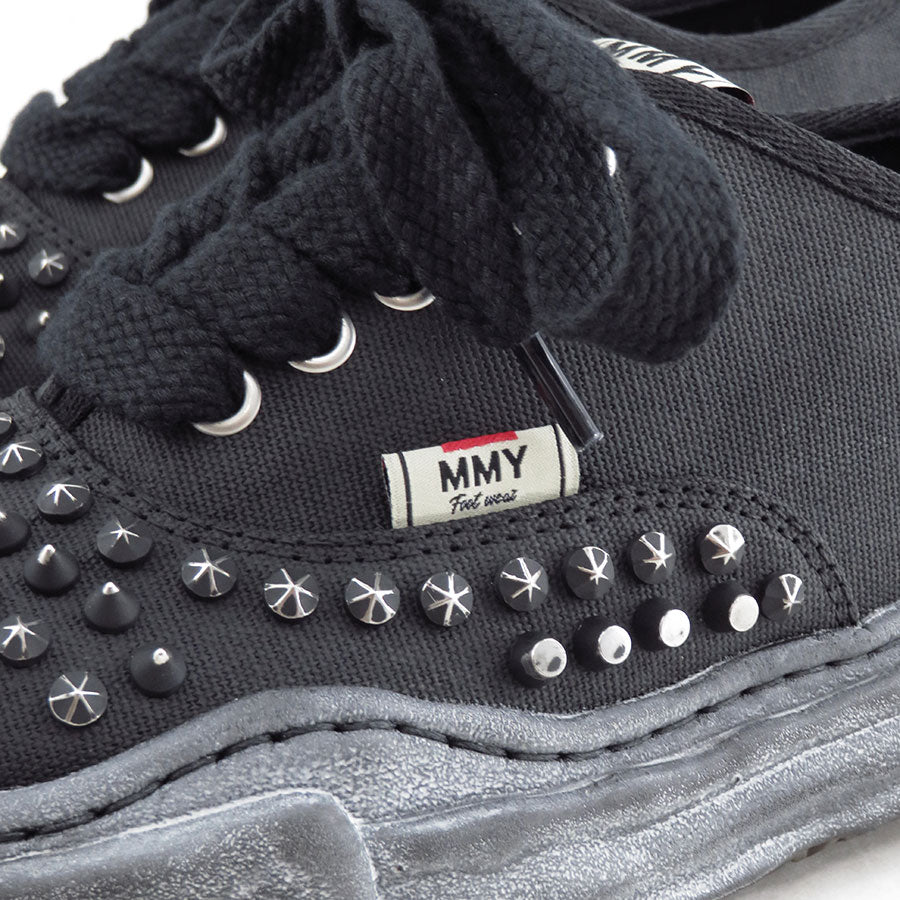 【Maison MIHARA YASUHIRO】<br>"BAKER" OG Sole Studded Canvas Low-top Sneaker (BLK/BLK) <br>A01FW702