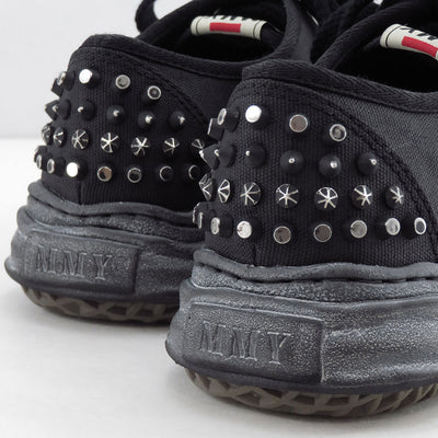 【Maison MIHARA YASUHIRO】<br>"BAKER" OG Sole Studded Canvas Low-top Sneaker (BLK/BLK) <br>A01FW702