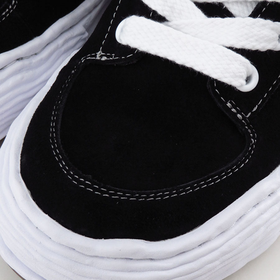 【Maison MIHARA YASUHIRO】<br>"OLIVER" OG Sole Suede Low-top Sneaker (BLACK) <br>A15FW702