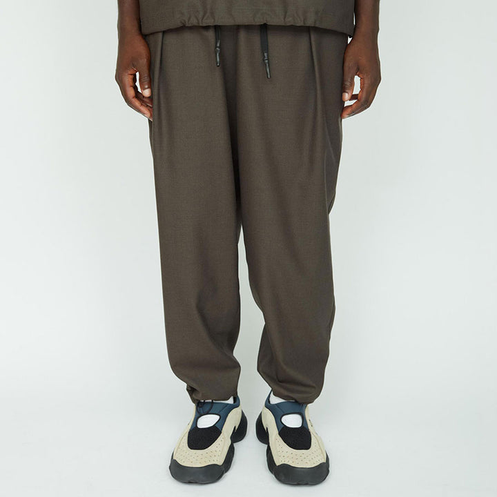 UNTRACE アントレース ベルクロ テーパード ストレッチ パンツ 2 UNTRACE（アントレース） / カーブテーパードパンツ ご紹介