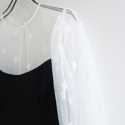 【GREED/그리드】<br> Small Flower embroidery Puff Short Top<br> 6075100039 