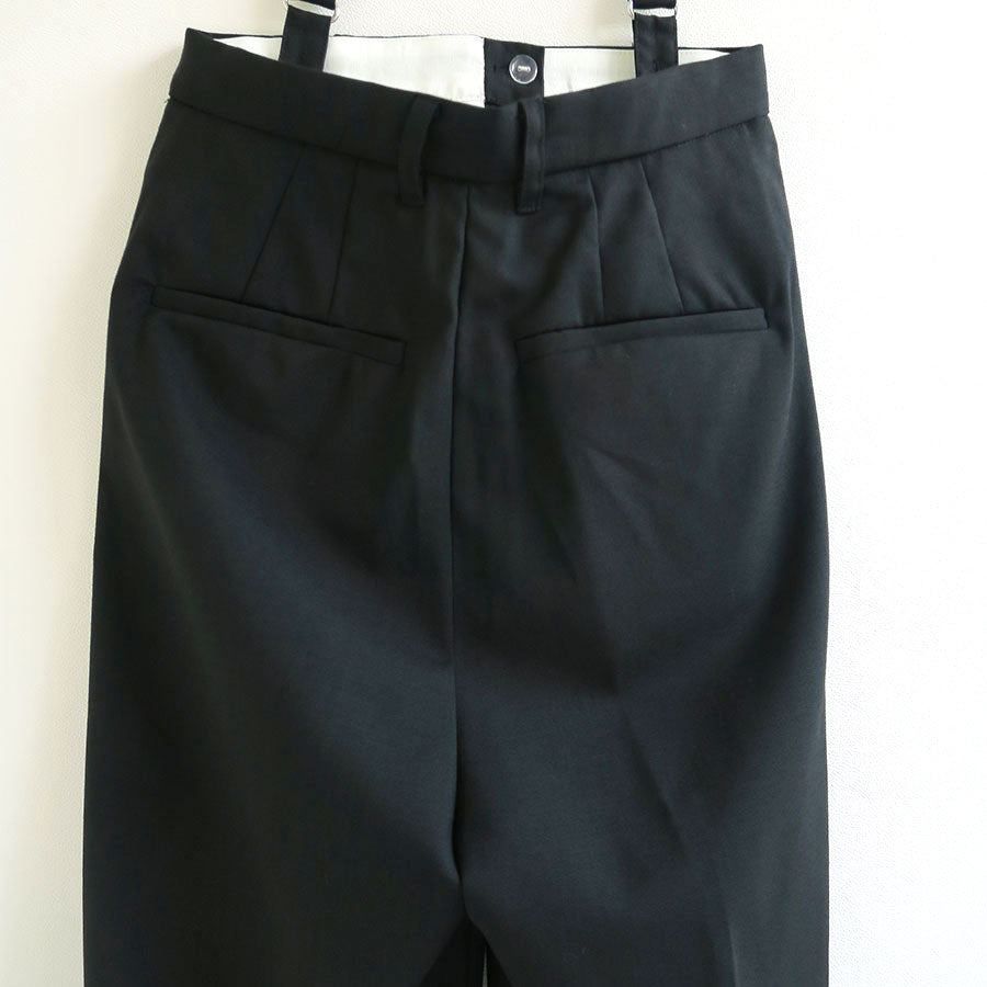 IIROT/イロット】Suspender Tuck pants 019-022-WP43の通販 「ONENESS ONLINE STORE」