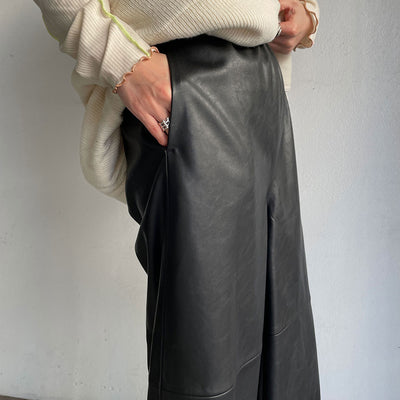 【IIROT/イロット】<br>Aynthetic Leather Cropped Pant <br>020-022-WP50